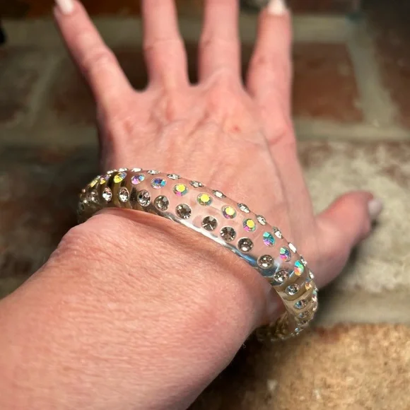 Vintage Lucite Bangle Bracelet - Picture 9 of 13